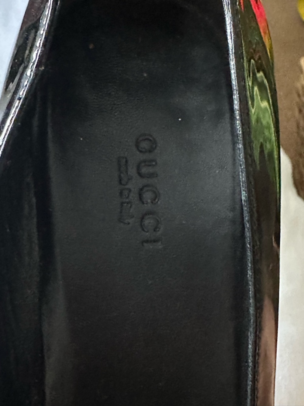 Gucci Black Patent Leather Pointed-Toe High Heels - Picture 8 of 9